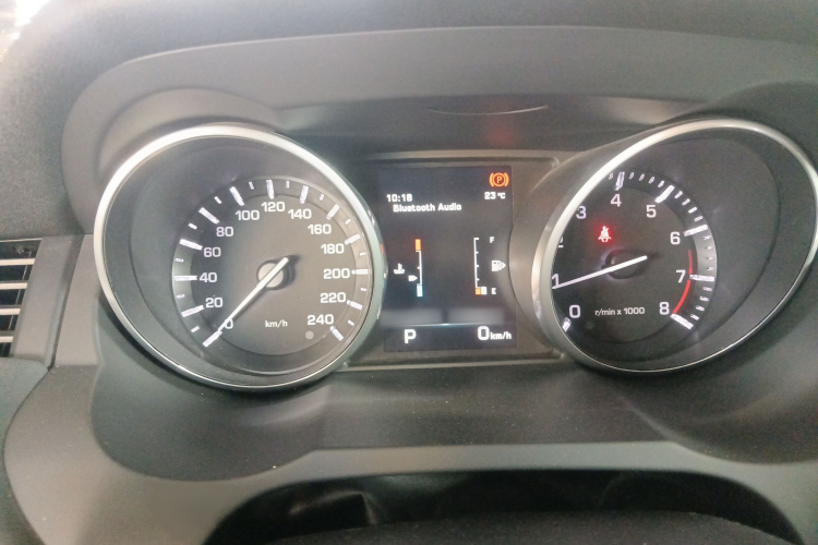 路虎 揽胜极光(进口) 2014款 2.0T 5门耀真版局部细节14