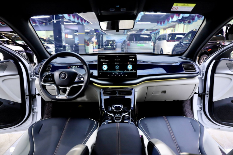 比亚迪 秦PLUS 2021款 EV 500KM 尊贵型中控内饰7007