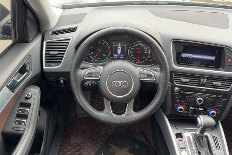 奥迪Q5 2017款 Plus 40 TFSI 技术型局部细节13