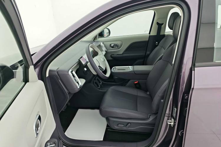 零跑汽车 零跑B10 2025款 510悦享版中控内饰7003