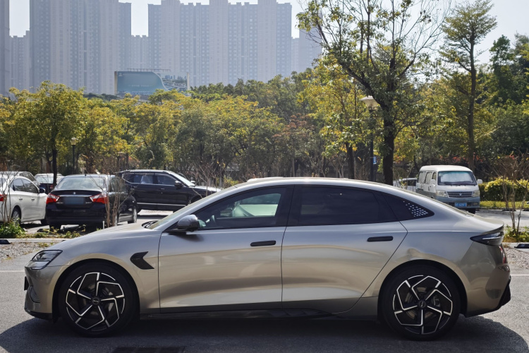 比亚迪 海豹 2022款 700km 长续航后驱版车身外观6011