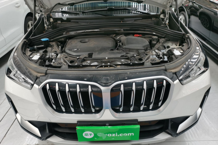 宝马X1 2023款 sDrive25Li X设计套装机舱底盘24