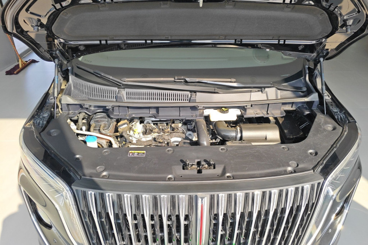 红旗HQ9 2023款 2.0T 智联旗享版机舱底盘24