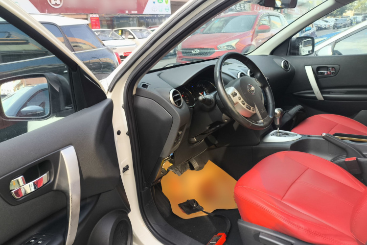 日产 逍客 2015款 2.0XL 酷火 CVT 2WD中控内饰20