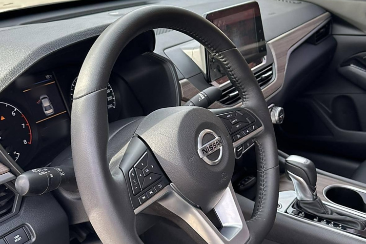 日产 天籁 2021款 2.0L XL 舒适版中控内饰7001