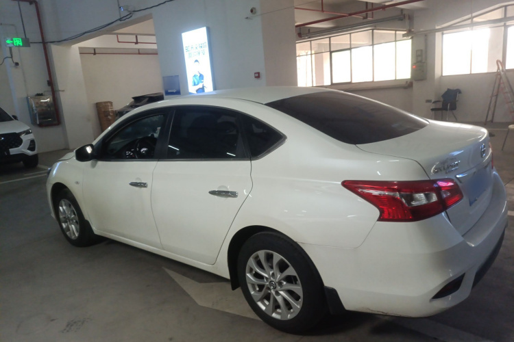 日产 轩逸 2022款 经典 1.6XL CVT豪华版车身外观4