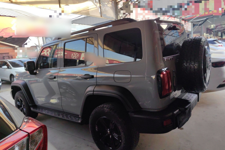 坦克300 2023款 越野版 2.0T 征服者车身外观4