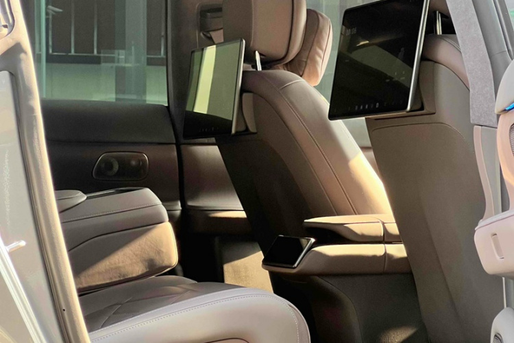 蔚来ET7 2024款 75kWh 行政签名版中控内饰7003