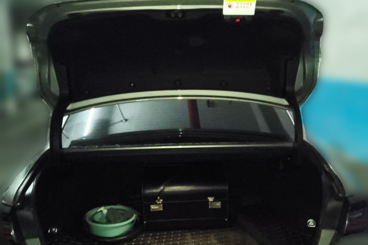 雷克萨斯ES 2025款 200 臻享版中控内饰23