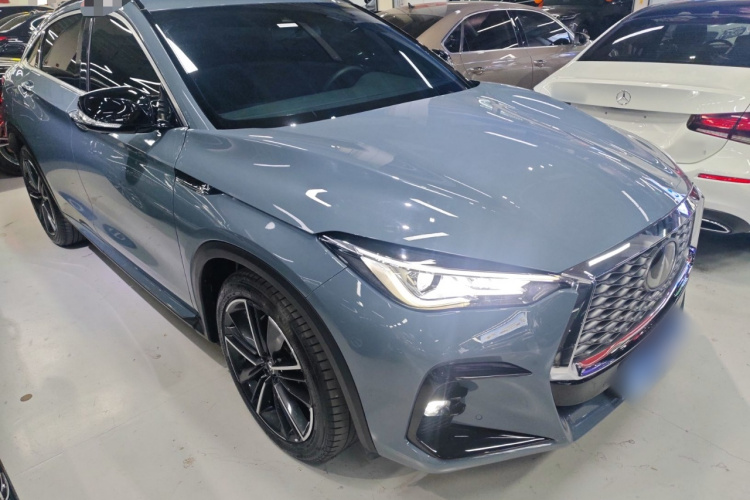 英菲尼迪QX55 2022款 2.0T 四驱耀享版车身外观3
