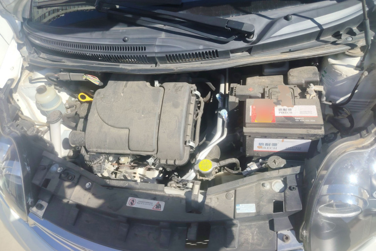 比亚迪F0 2015款 1.0L AMT 铉酷型机舱底盘24