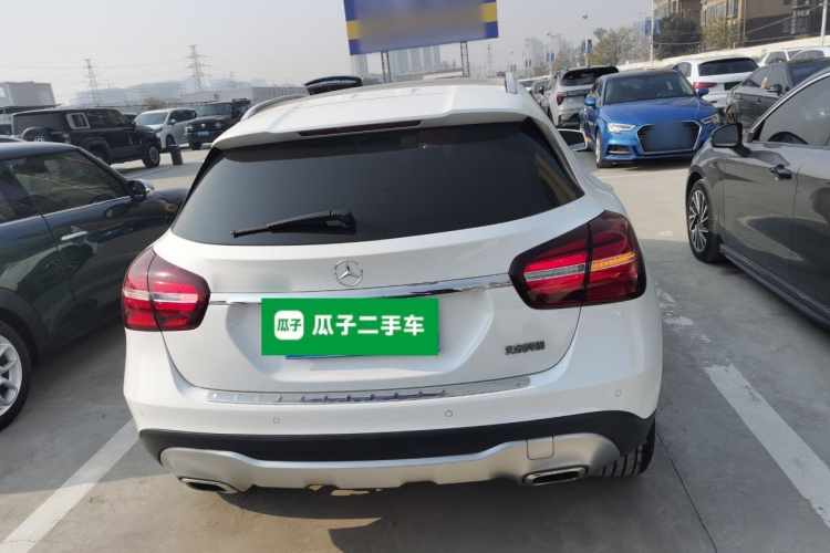 奔驰GLA 2018款 GLA 200 时尚型车身外观6