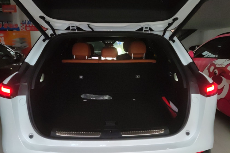 小鹏G9 2025款 725 超长续航 Max机舱底盘23