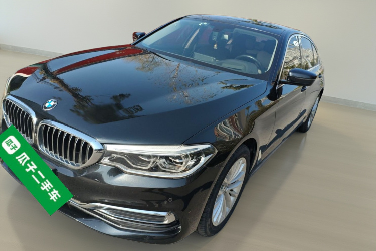 宝马5系 2019款 改款 530Li 尊享型 豪华套装车身外观1