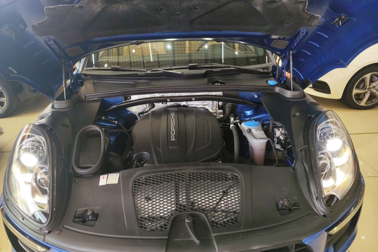 保时捷 2017款  Macan 2.0T机舱底盘24