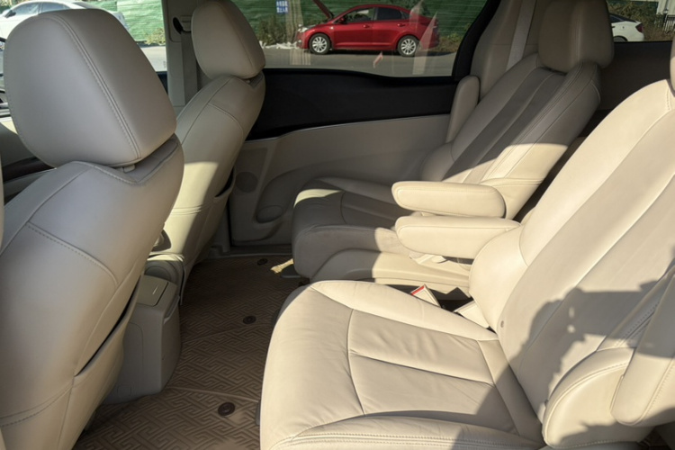 别克GL8 2018款 28T 豪华型 国VI车身外观6006