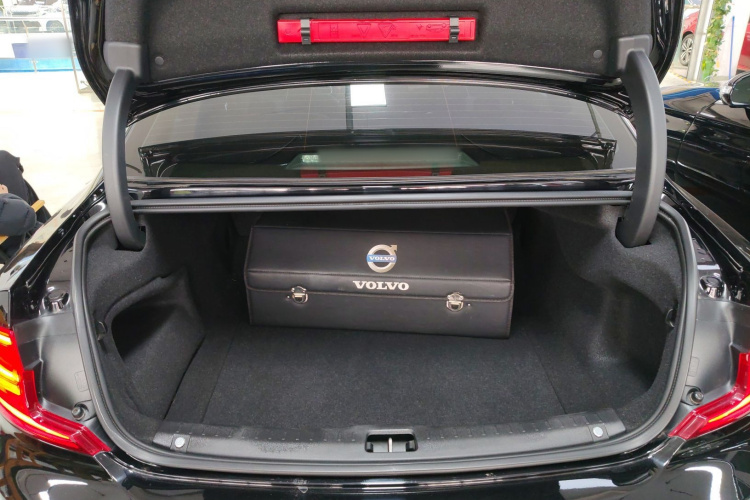 沃尔沃S90 2020款 改款 T5 智逸豪华版机舱底盘23