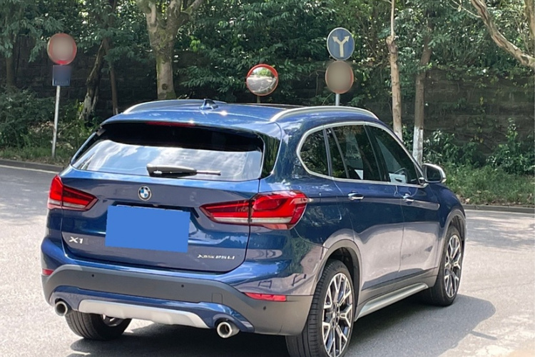 宝马X1 2021款 xDrive25Li 尊享型车身外观6005