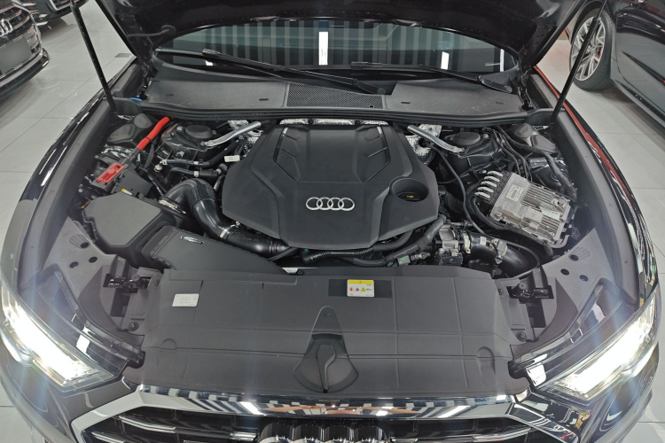 奥迪A6L 2024款 55 TFSI quattro 尊享动感型机舱底盘24
