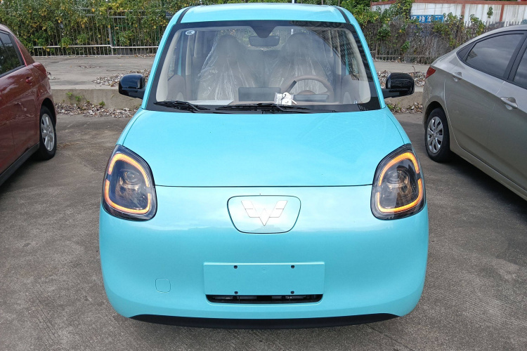 五菱汽车 宏光MINIEV 2025款 四门版 臻享款车身外观2