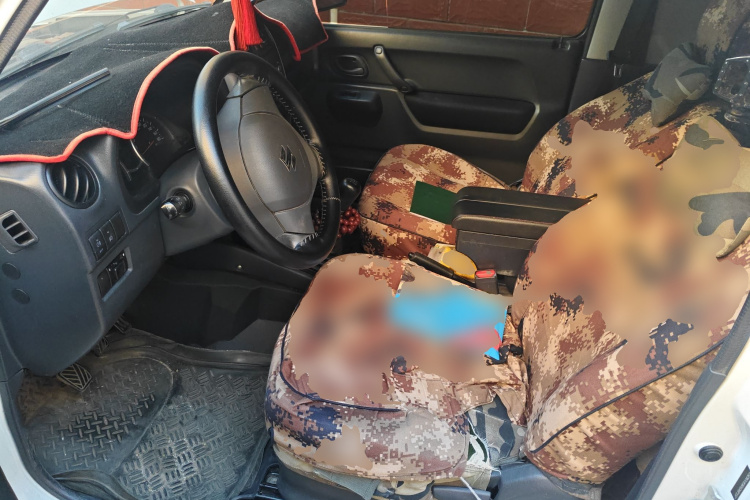 铃木 吉姆尼 2015款 1.3 MT JLX中控内饰19