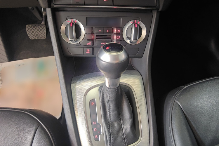 奥迪Q3 2015款 30 TFSI 舒适型局部细节18