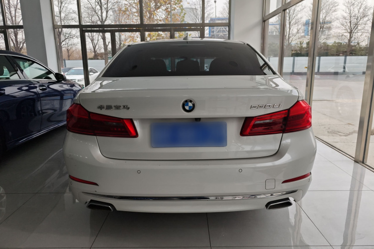 宝马5系 2020款 530Li 领先型 豪华套装车身外观6