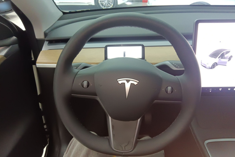 特斯拉 Model Y 2021款 标准续航后驱版中控内饰13