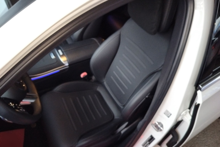 奔驰C级 2023款 改款 C 200 L 运动版中控内饰19