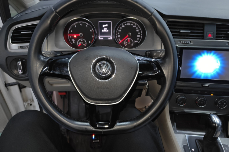 大众 高尔夫 2015款 1.4TSI 自动舒适型中控内饰13