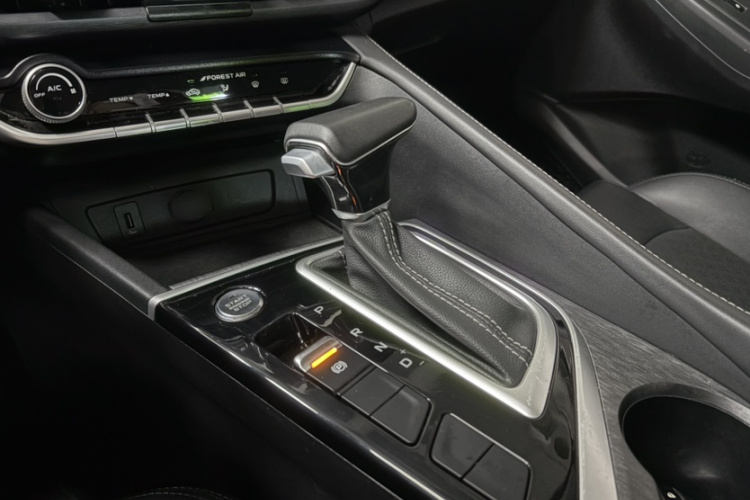 长安 逸动 2022款 PLUS 1.6L GDI CVT精英型局部细节18