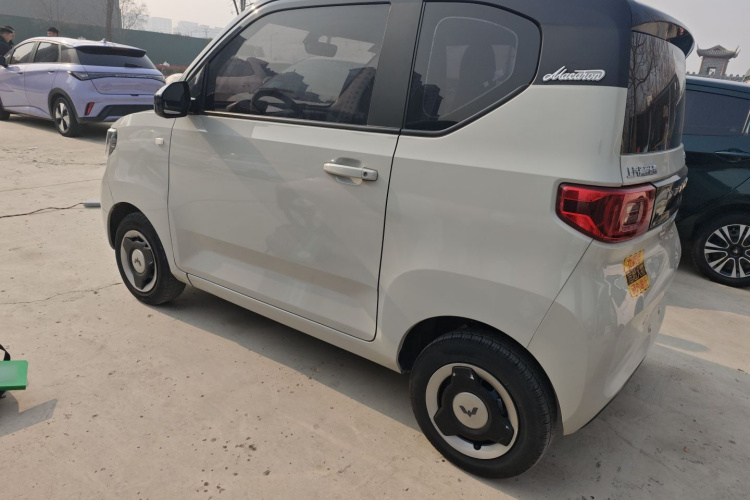 五菱汽车 宏光MINIEV 2021款 马卡龙臻享款 磷酸铁锂车身外观4