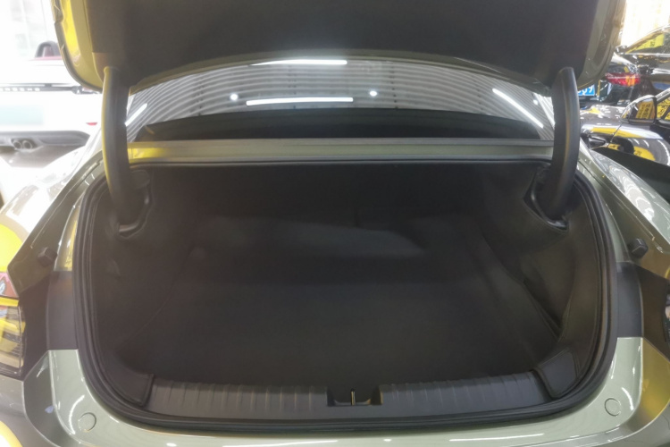 小米汽车 小米SU7 2024款 四驱超长续航高阶智驾Max版机舱底盘23