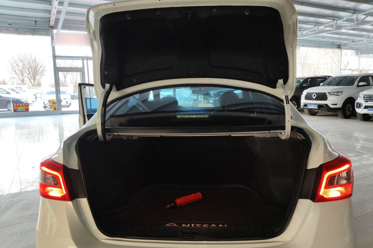 日产 轩逸 2024款 经典 1.6XE CVT舒适版机舱底盘23