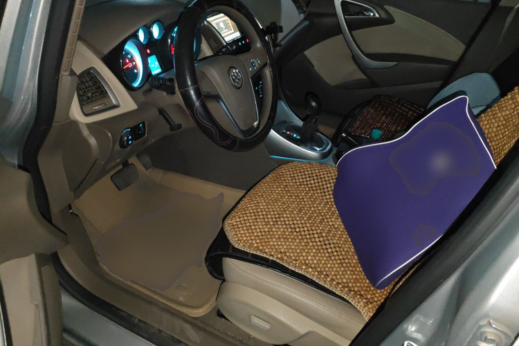 别克 英朗 2013款 GT 1.6L 自动时尚版中控内饰7003