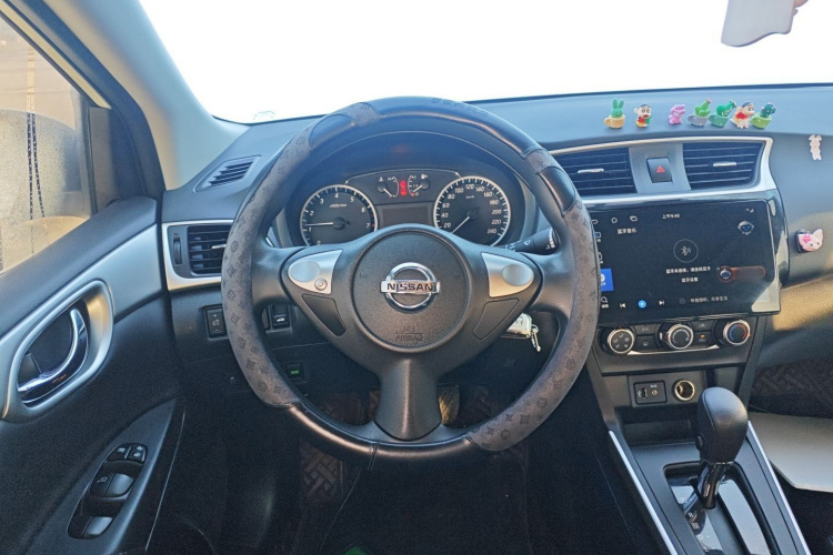 日产 轩逸 2024款 经典 1.6XE CVT舒适版中控内饰13