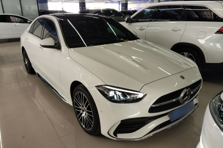 奔驰C级 2022款 C 260 L 运动版车身外观3