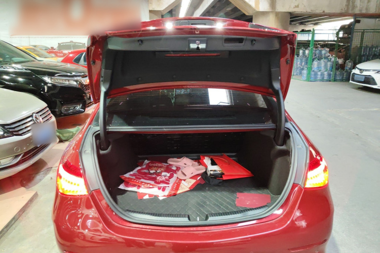 奔驰C级 2023款 改款 C 200 L 运动版局部细节23