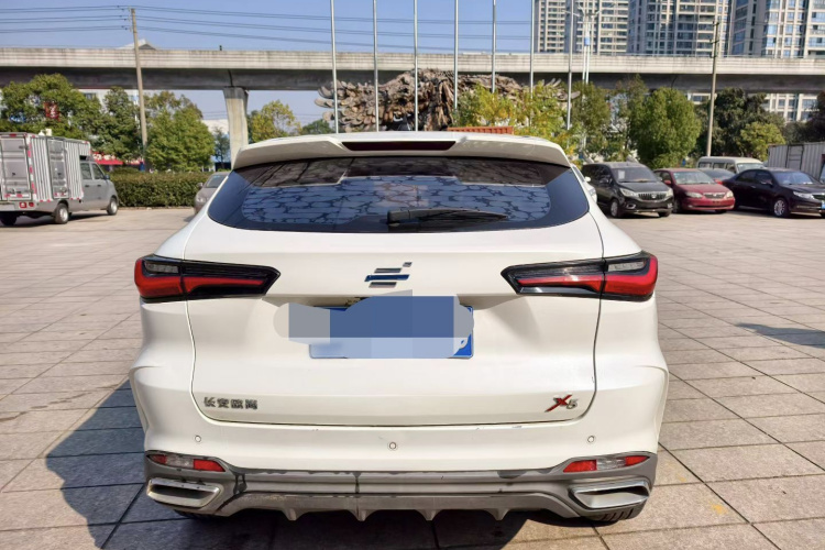 长安欧尚X5 2021款 改款 1.6L 手动豪华型车身外观6004