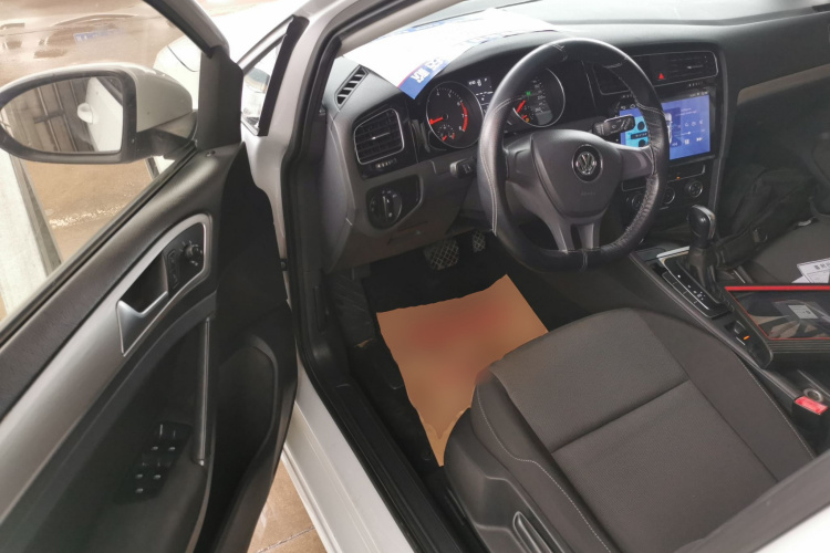 大众 高尔夫 2018款 1.6L 自动时尚型中控内饰19