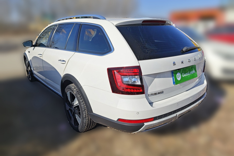 斯柯达 明锐 2019款 旅行车 TSI280 DSG豪华版 国VI车身外观5