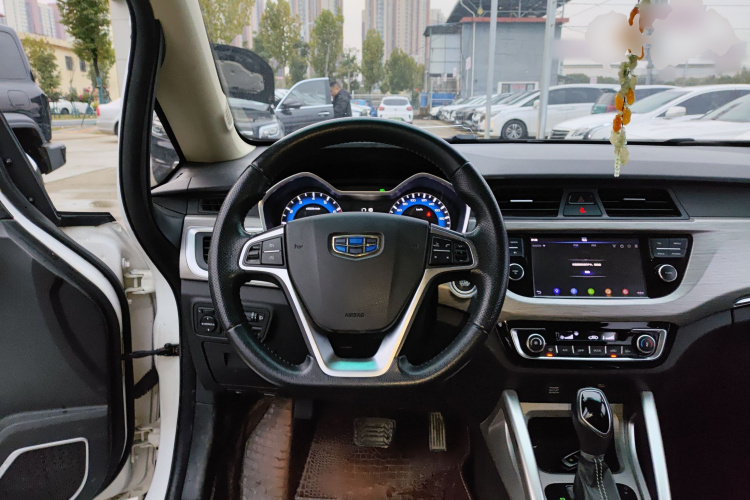 吉利汽车 远景X3 2017款 1.5L 自动尊贵型中控内饰13