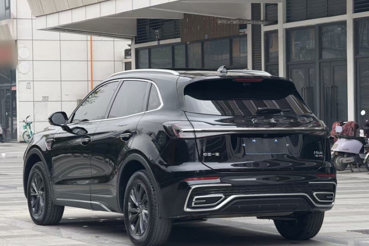 红旗HS5 2025款 2.0T 两驱旗享Pro版车身外观6005