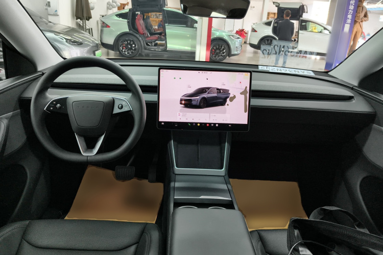 特斯拉 Model Y 2025款 后轮驱动版中控内饰12