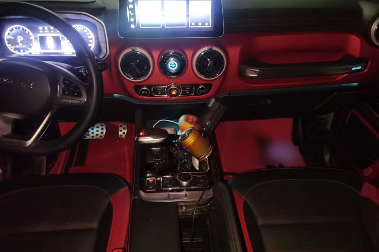 北京越野 北京BJ40 2023款 2.0T 自动四驱城市猎人版侠客型中控内饰7002