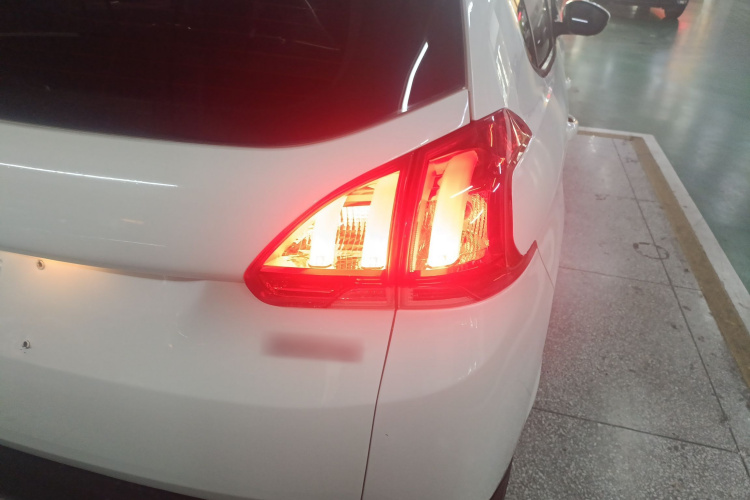 标致2008 2014款 1.6L 自动时尚版车身外观6001