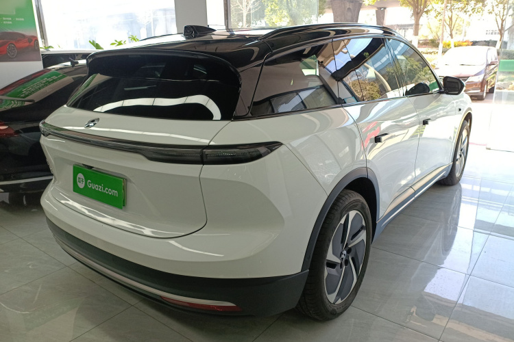 蔚来ES6 2023款 75kWh车身外观7