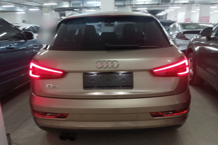 奥迪Q3 2016款 30 TFSI 风尚型车身外观6