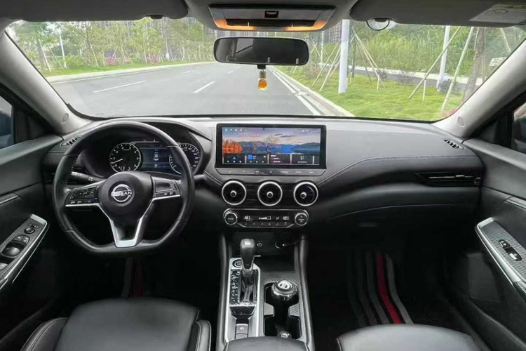日产 轩逸 2023款 改款 1.6L CVT悦享版中控内饰7005