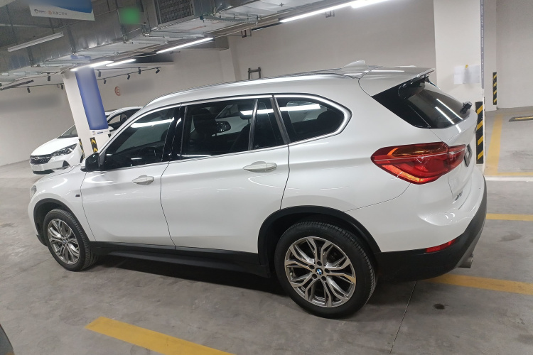 宝马X1 2019款 sDrive20Li 领先型车身外观4
